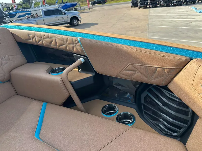 Slide: The Image of Nautique Super Air Nautique G25 Paragon 2026 - 17