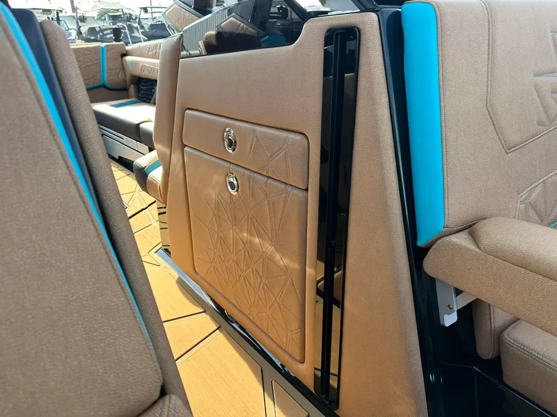 Slide: The Image of Nautique Super Air Nautique G25 Paragon 2026 - 21