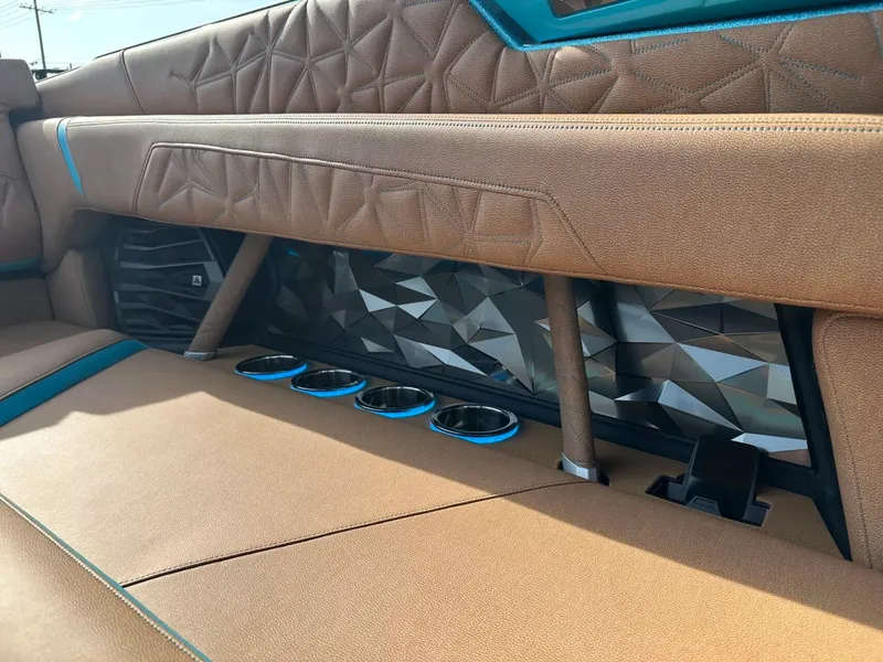 Slide: The Image of Nautique Super Air Nautique G25 Paragon 2026 - 24