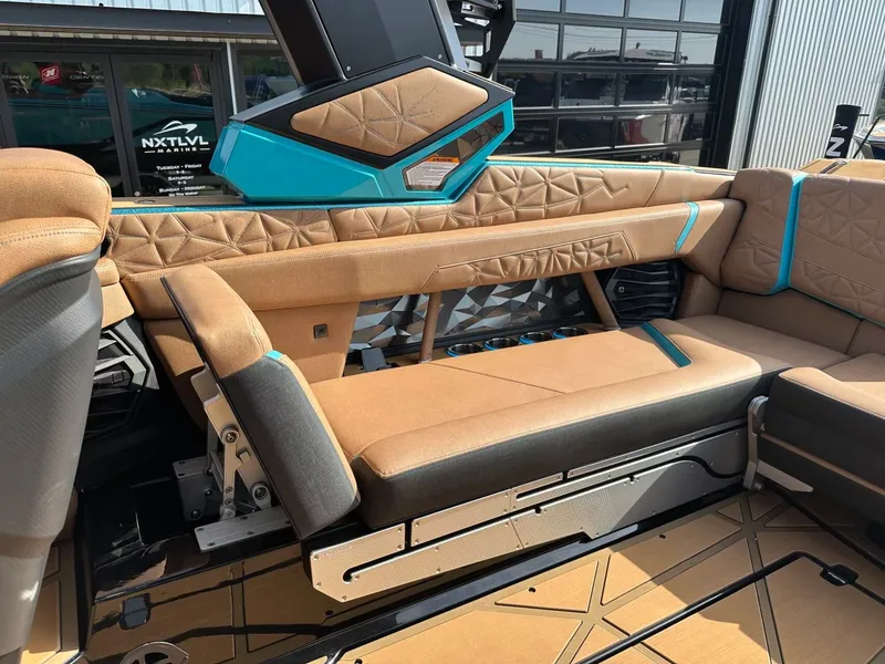 Slide: The Image of Nautique Super Air Nautique G25 Paragon 2026 - 30