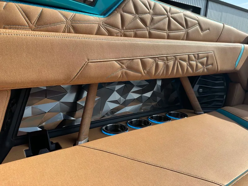 Slide: The Image of Nautique Super Air Nautique G25 Paragon 2026 - 31