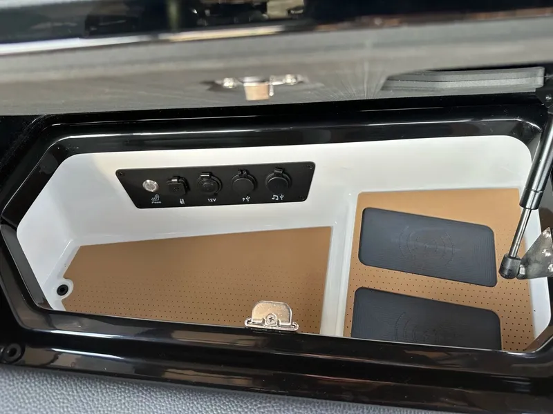 Slide: The Image of Nautique Super Air Nautique G25 Paragon 2026 - 34