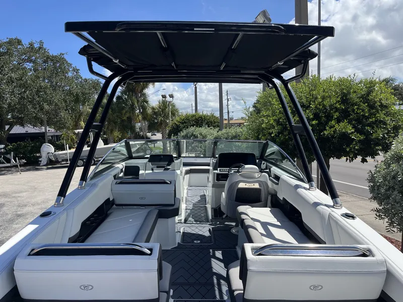 Slide: The Image of Cobalt R8 2022 - 12