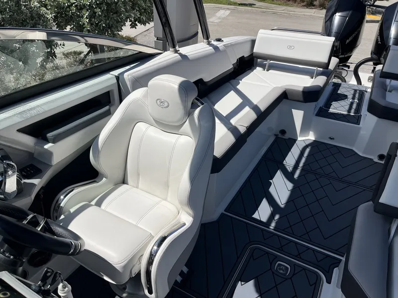 Slide: The Image of Cobalt R8 2022 - 22