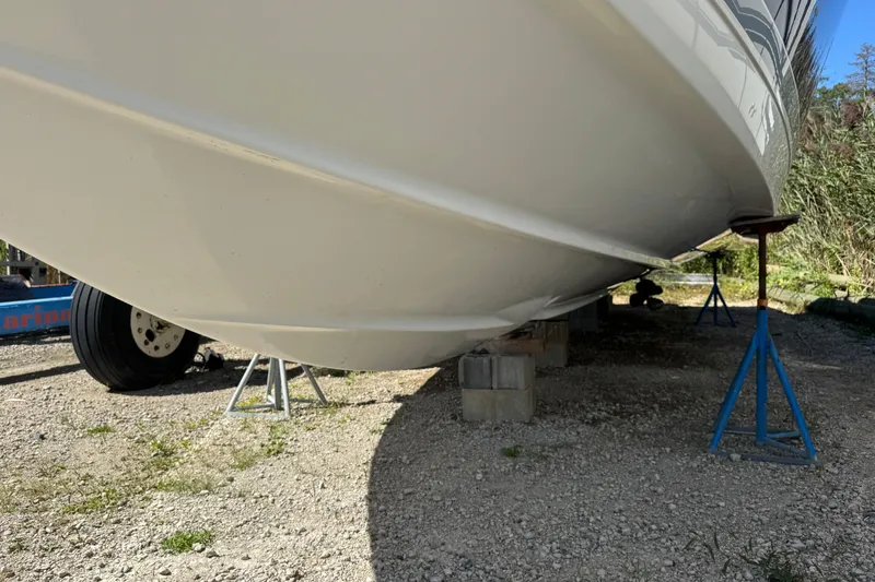 Slide: The Image of 2006 Formula 40 Performance Cruiser on stands, showing hull and underbody details. - 17