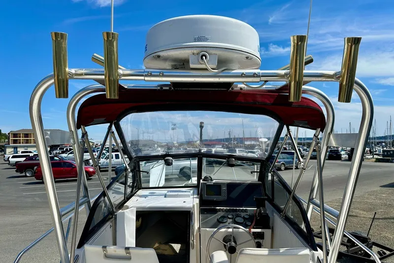 Slide: The Image of Boston Whaler 210 - Radar Mast, Rod Holders - 3