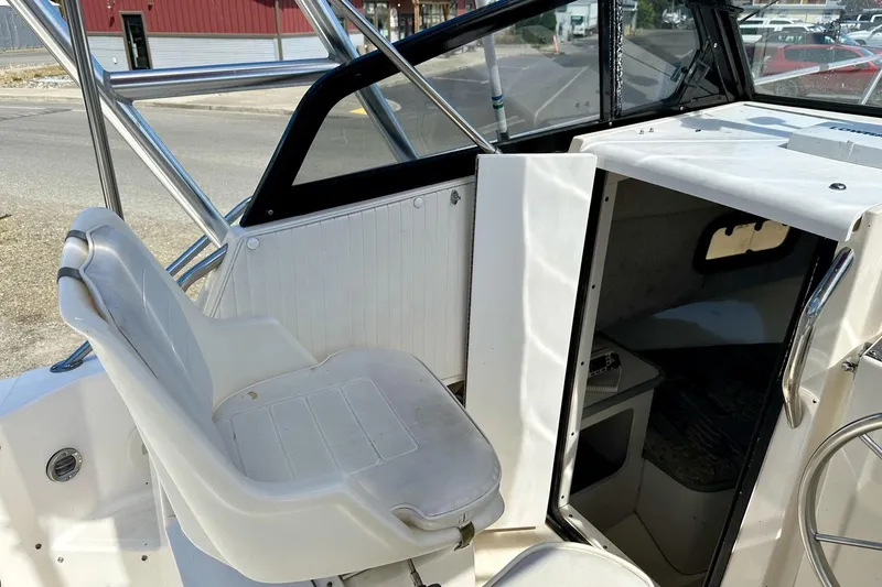 Slide: The Image of Boston Whaler 210 - Companion Seating - 9