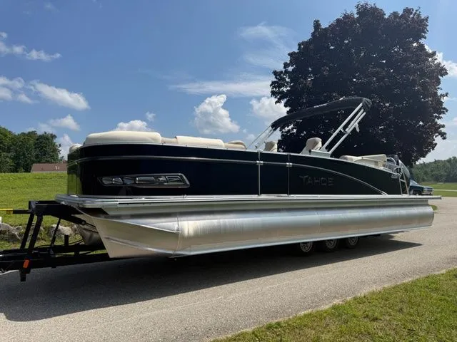 Slide: The Image of Tahoe 2385 QUAD LOUNGER SHIFT 2026 - 10