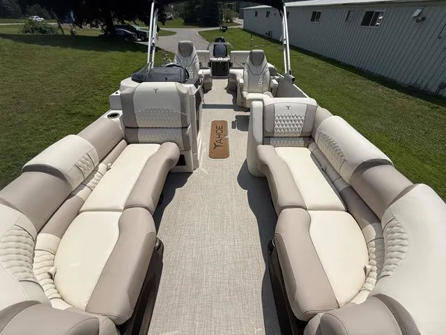 Slide: The Image of Tahoe 2385 QUAD LOUNGER SHIFT 2026 - 27