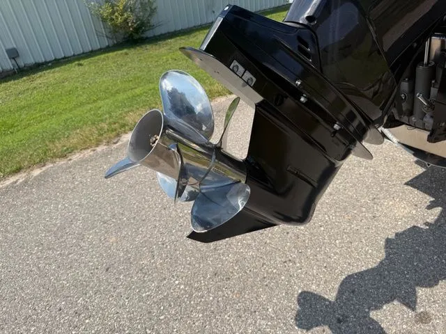 Slide: The Image of Tahoe 2385 QUAD LOUNGER SHIFT 2026 - 4