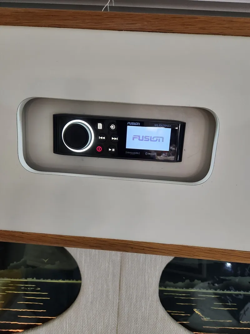 Slide: The Image of Sea Ray Sundancer 370 1993 - 22