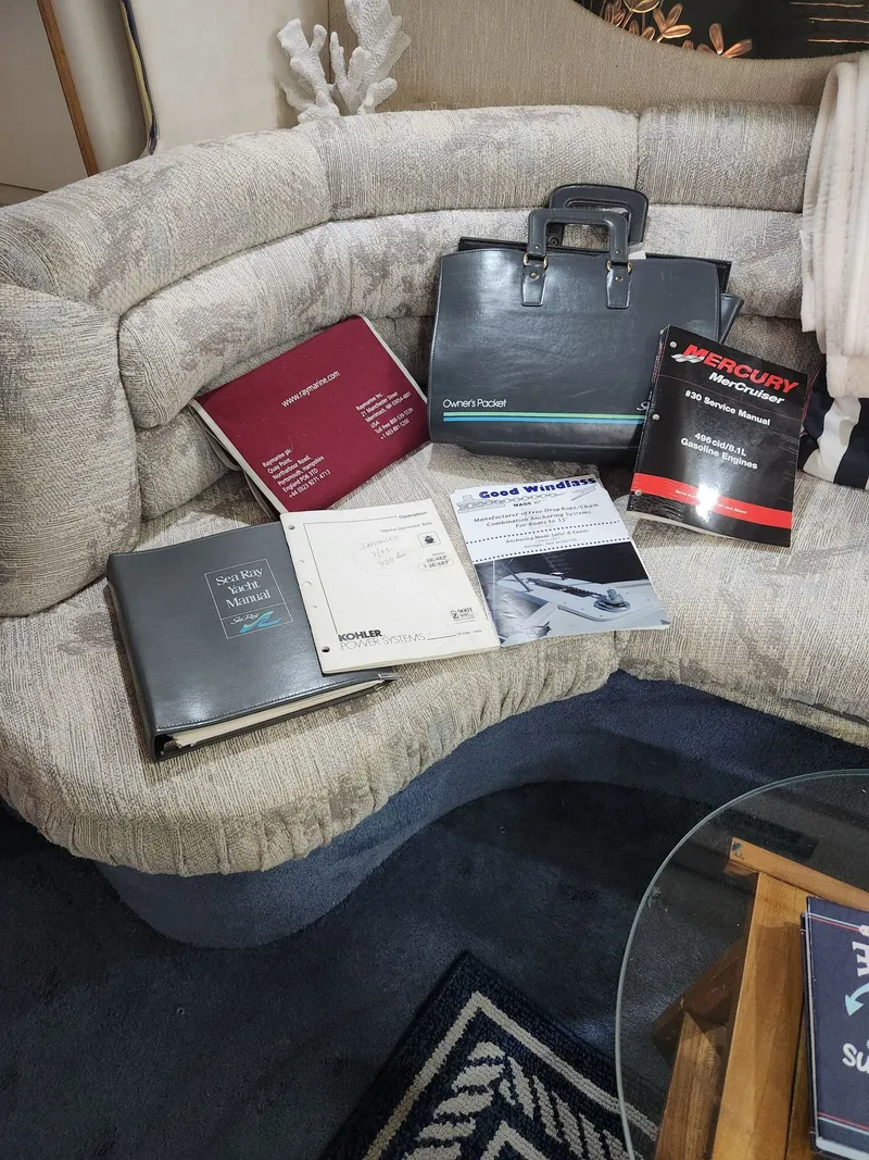 Slide: The Image of Sea Ray Sundancer 370 1993 - 26