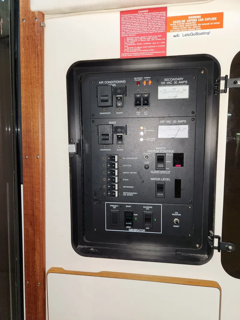 Slide: The Image of Sea Ray Sundancer 370 1993 - 28