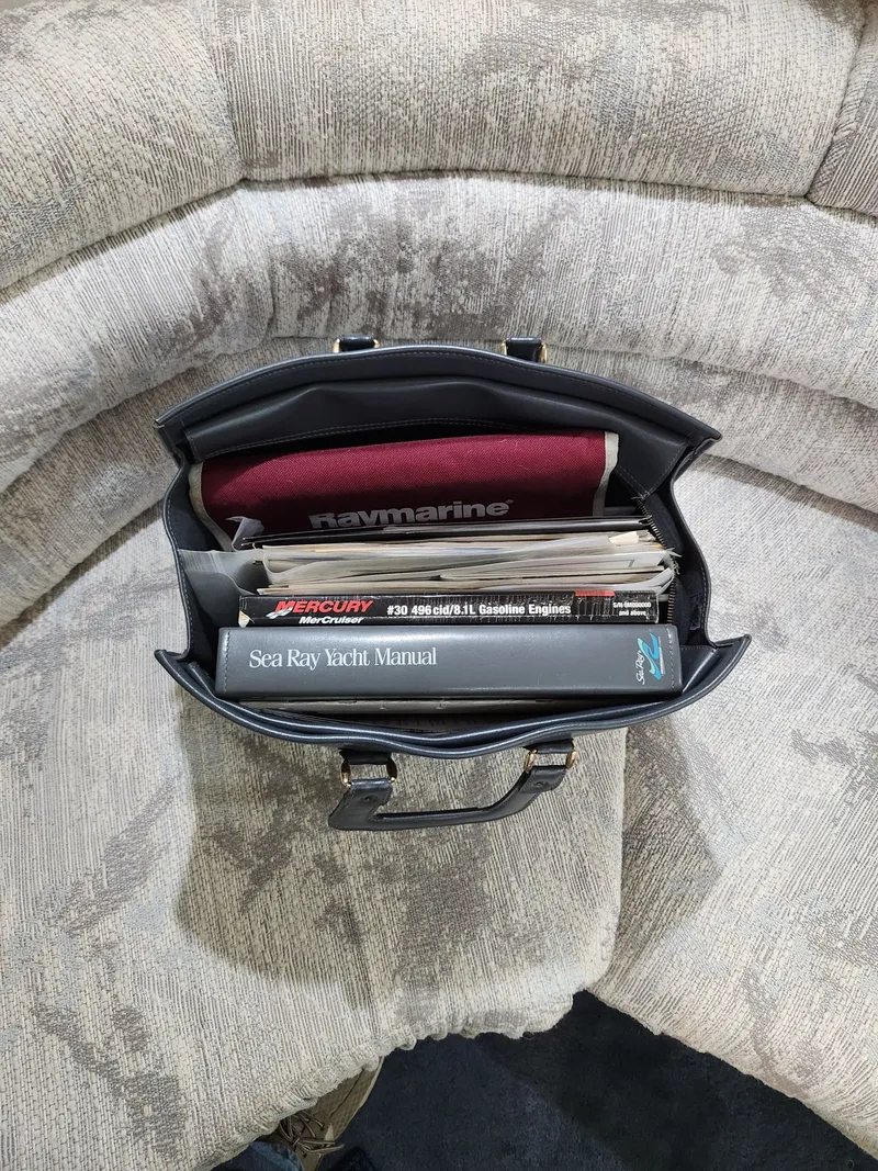 Slide: The Image of Sea Ray Sundancer 370 1993 - 35