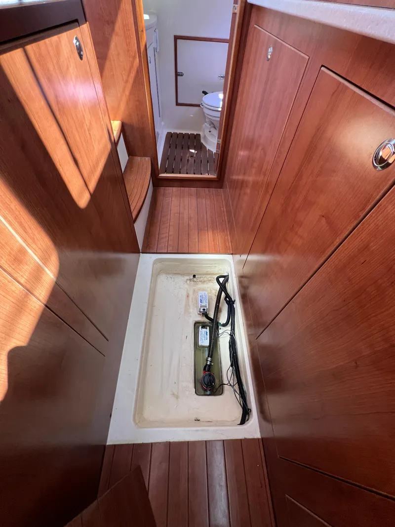 Slide: The Image of Port Bilge - 31