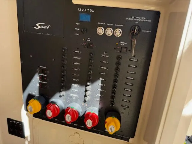 Slide: The Image of Scout 275LXF 2019 - 11