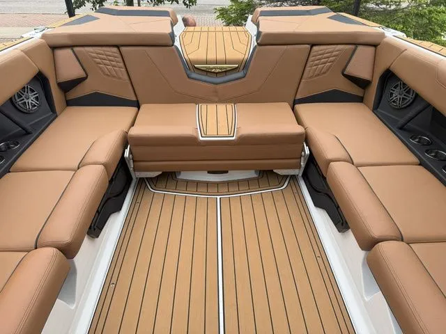 Slide: The Image of Nautique Super Air Nautique S23 2025 - 9