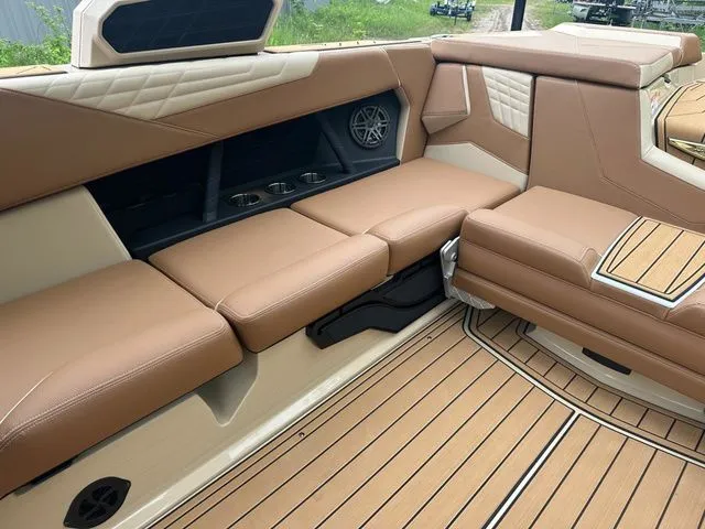 Slide: The Image of Nautique Super Air Nautique S23 2025 - 12