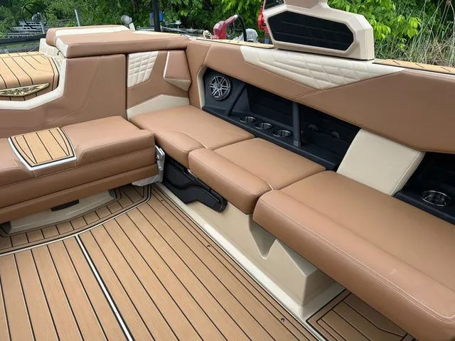 Slide: The Image of Nautique Super Air Nautique S23 2025 - 13