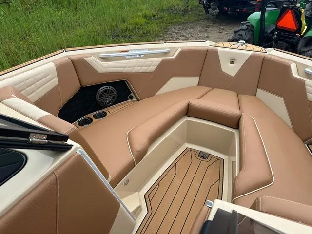 Slide: The Image of Nautique Super Air Nautique S23 2025 - 17