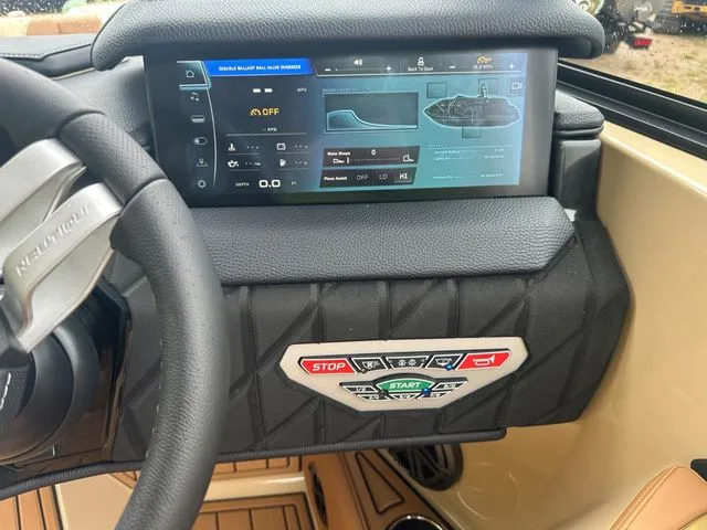 Slide: The Image of Nautique Super Air Nautique S23 2025 - 22