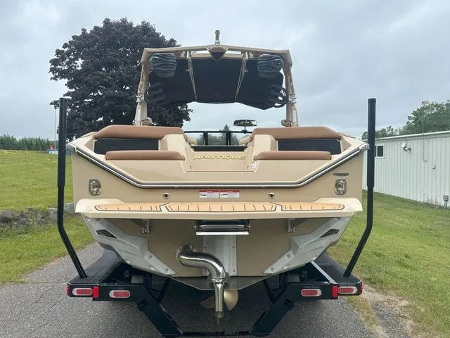 Slide: The Image of Nautique Super Air Nautique S23 2025 - 5