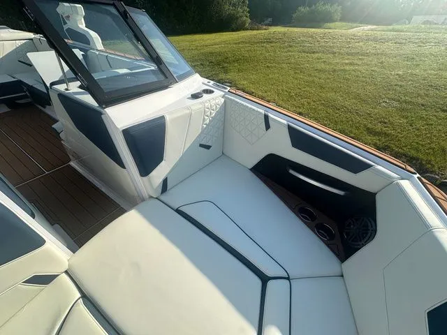 Slide: The Image of Nautique Super Air Nautique GS22 2025 - 10