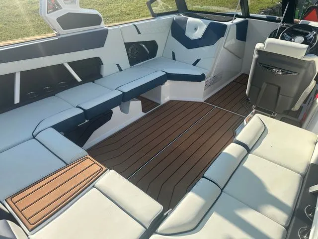 Slide: The Image of Nautique Super Air Nautique GS22 2025 - 12