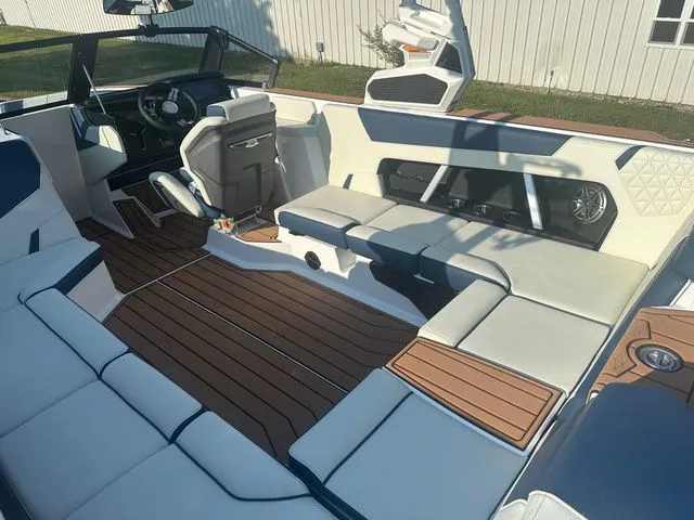 Slide: The Image of Nautique Super Air Nautique GS22 2025 - 13