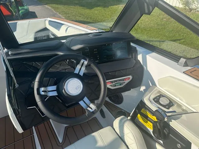 Slide: The Image of Nautique Super Air Nautique GS22 2025 - 14