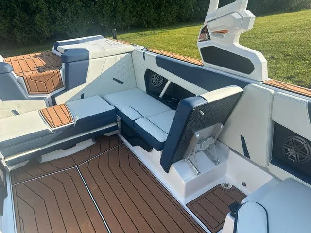 Slide: The Image of Nautique Super Air Nautique GS22 2025 - 19