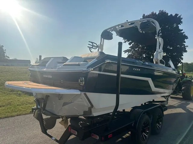 Slide: The Image of Nautique Super Air Nautique GS22 2025 - 4