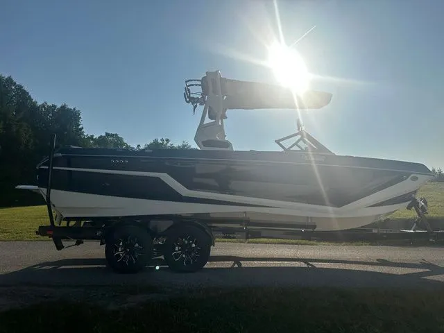 Slide: The Image of Nautique Super Air Nautique GS22 2025 - 5