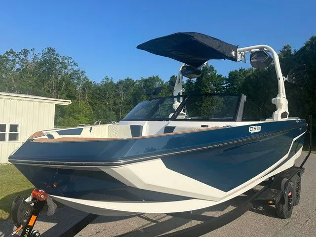 Slide: The Image of Nautique Super Air Nautique GS22 2025 - 7