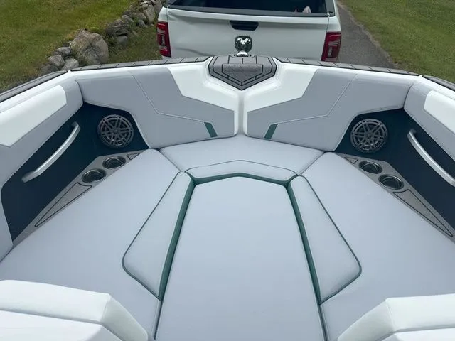 Slide: The Image of Nautique Super Air Nautique GS22 2025 - 10