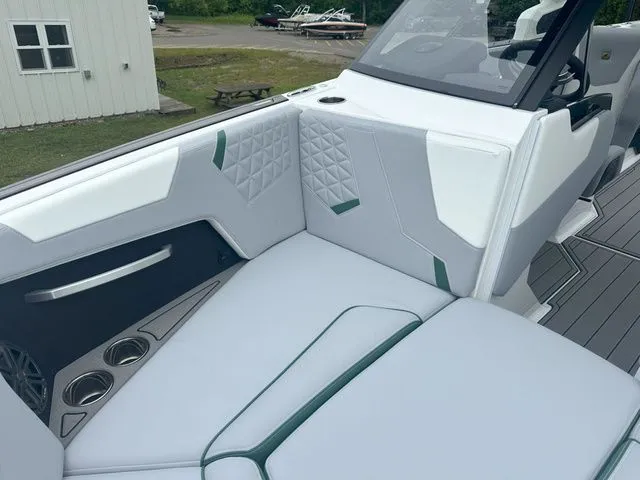 Slide: The Image of Nautique Super Air Nautique GS22 2025 - 11