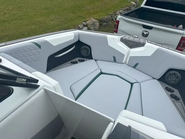 Slide: The Image of Nautique Super Air Nautique GS22 2025 - 14