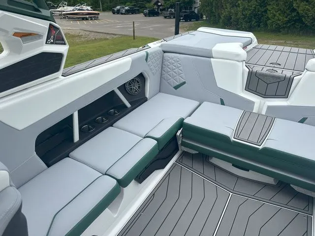 Slide: The Image of Nautique Super Air Nautique GS22 2025 - 20