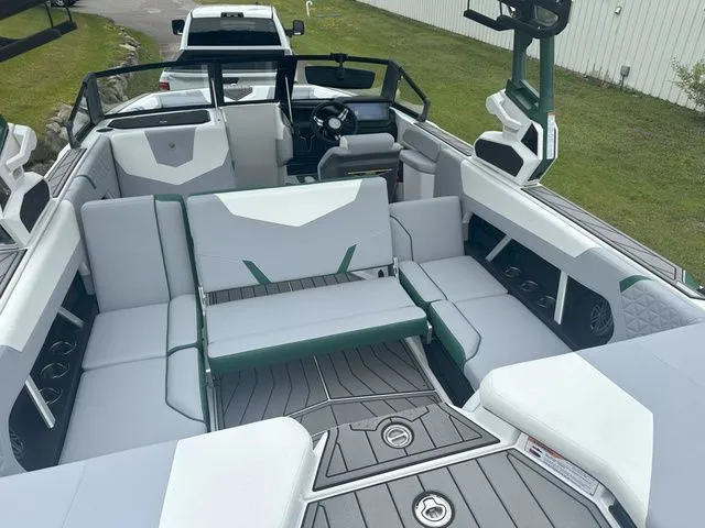 Slide: The Image of Nautique Super Air Nautique GS22 2025 - 22