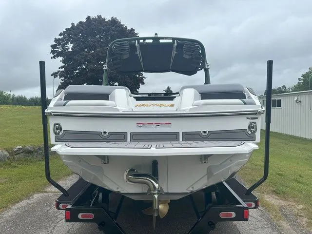 Slide: The Image of Nautique Super Air Nautique GS22 2025 - 6