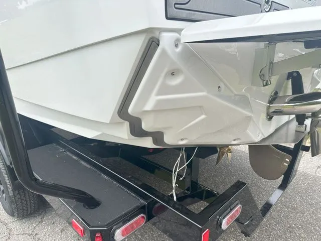 Slide: The Image of Nautique Super Air Nautique GS22 2025 - 8