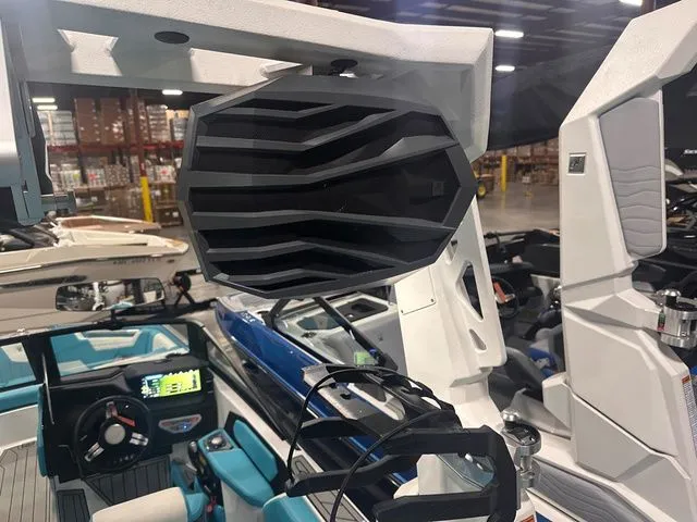 Slide: The Image of Nautique Super Air Nautique S23 2025 - 11