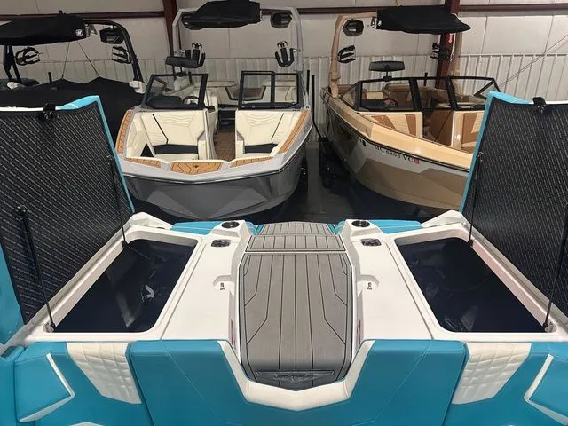 Slide: The Image of Nautique Super Air Nautique S23 2025 - 13