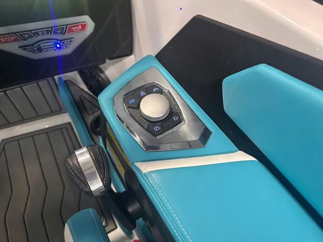 Slide: The Image of Nautique Super Air Nautique S23 2025 - 14