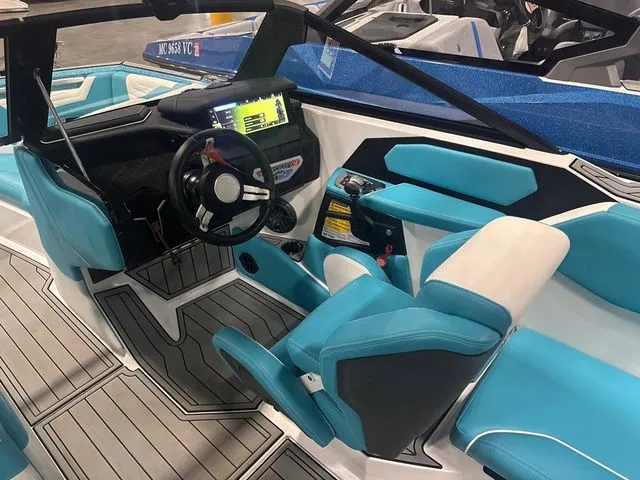 Slide: The Image of Nautique Super Air Nautique S23 2025 - 16