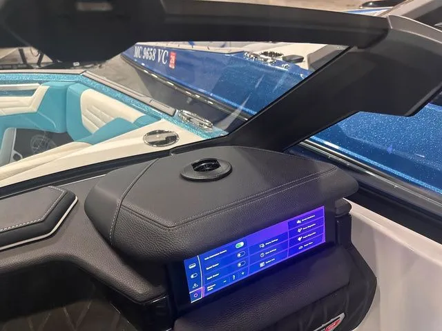 Slide: The Image of Nautique Super Air Nautique S23 2025 - 19