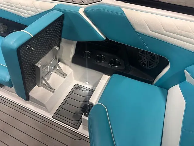 Slide: The Image of Nautique Super Air Nautique S23 2025 - 21
