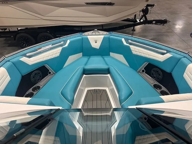 Slide: The Image of Nautique Super Air Nautique S23 2025 - 22