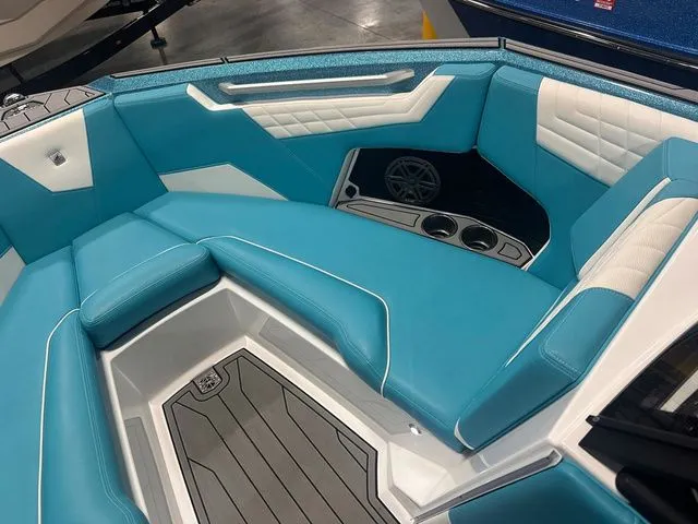 Slide: The Image of Nautique Super Air Nautique S23 2025 - 23