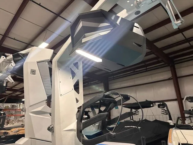 Slide: The Image of Nautique Super Air Nautique S23 2025 - 29